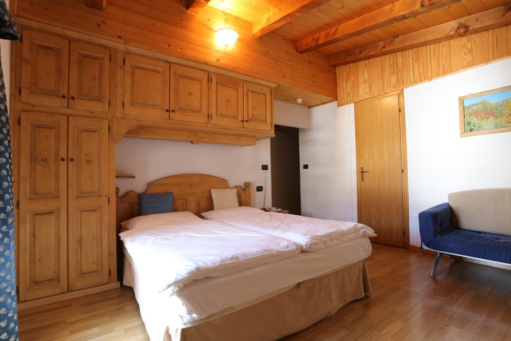 Albergo Centrale Forni di Sopra Szoba fotó