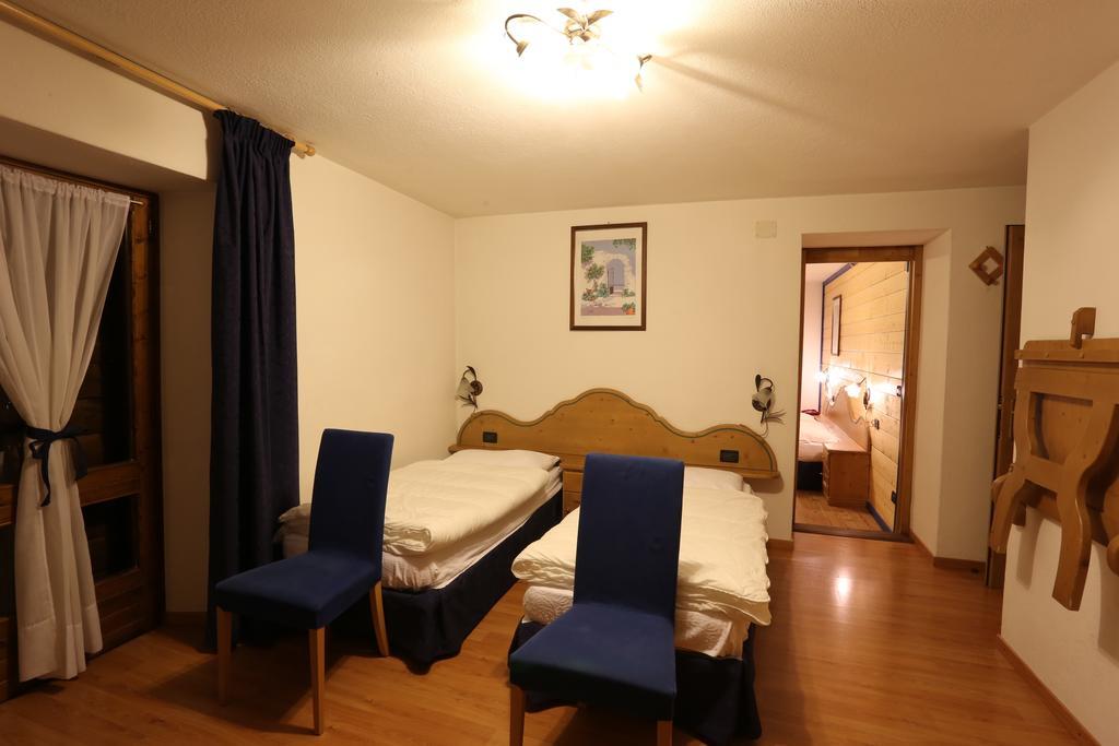 Albergo Centrale Forni di Sopra Szoba fotó